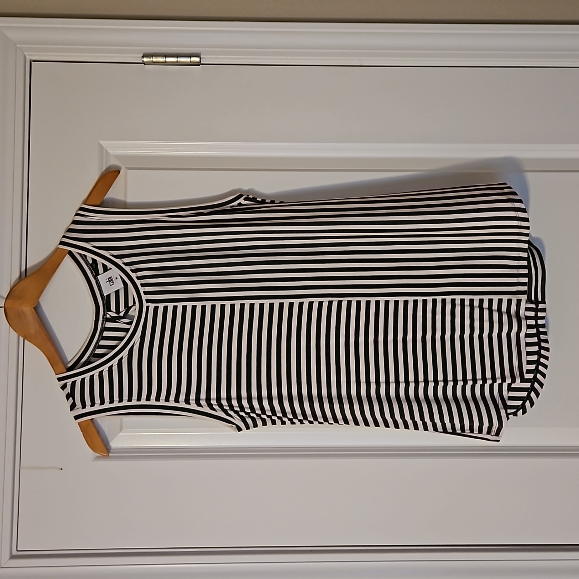 Cabi Style #3417 London Sleeveless Tank A- Size M